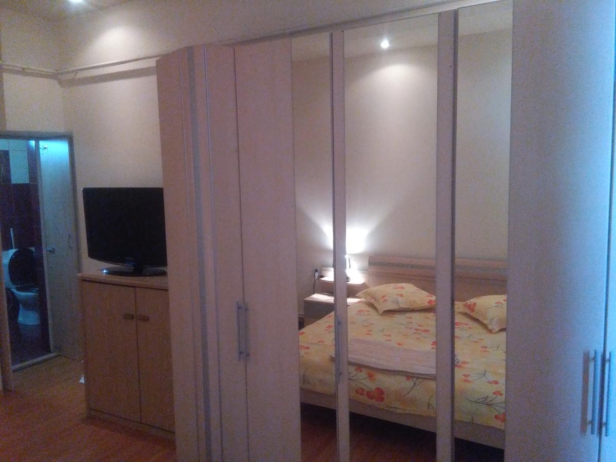 Отель Casa Ovi Si Simo Хацег Экстерьер фото
