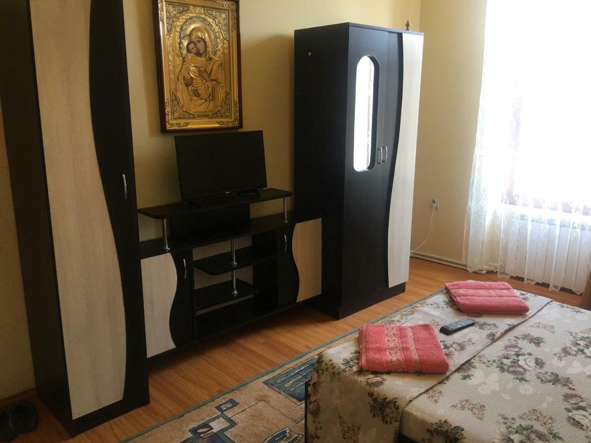 Отель Casa Ovi Si Simo Хацег Экстерьер фото